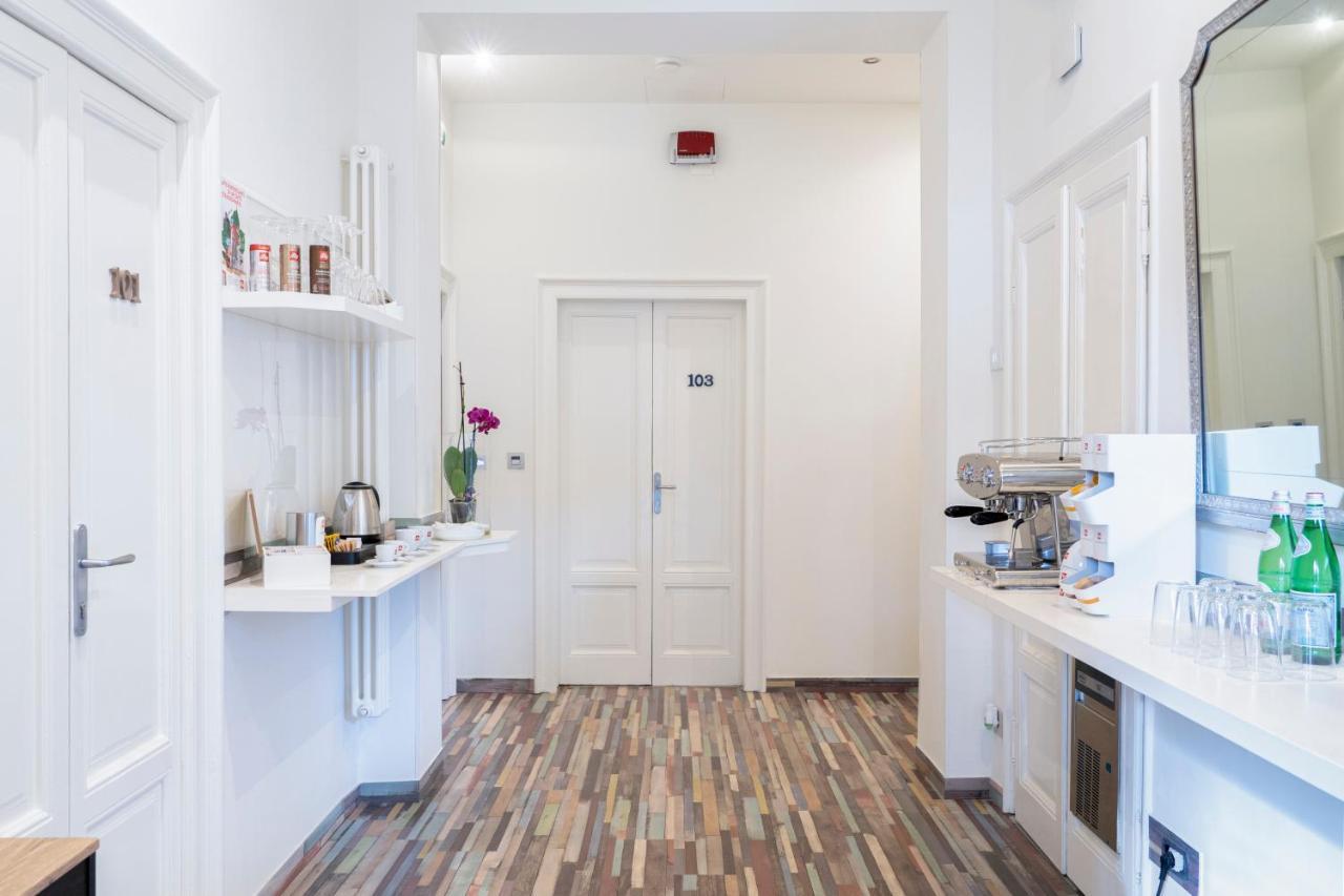 Varese Suites Экстерьер фото