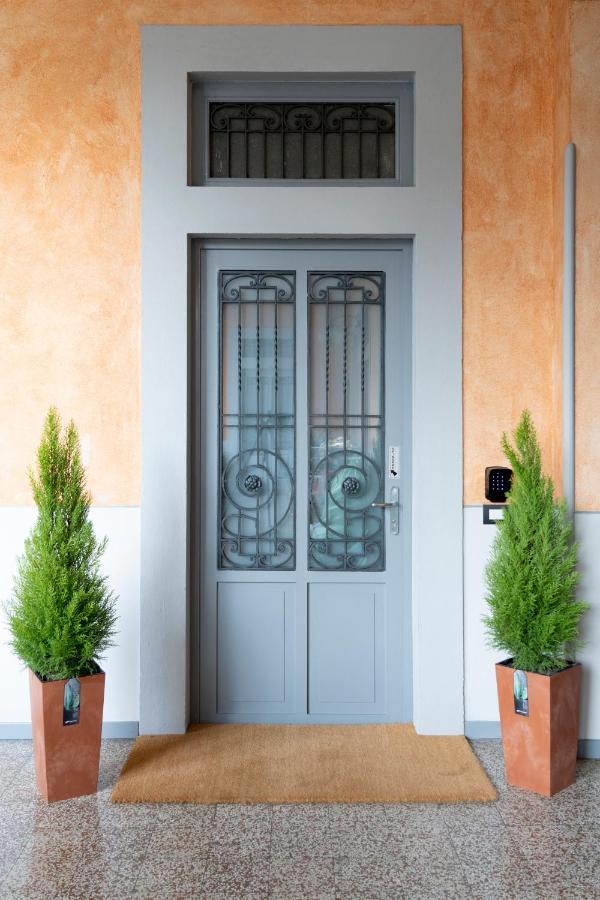Varese Suites Экстерьер фото