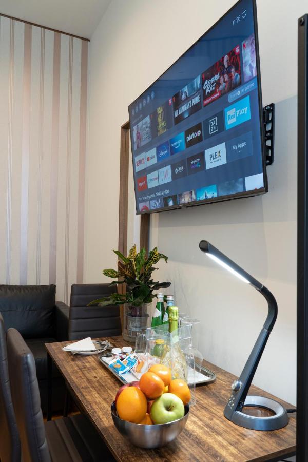 Varese Suites Экстерьер фото
